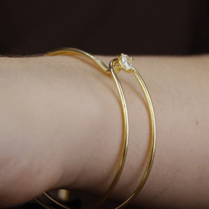 Bracelete fios c ponto de luz