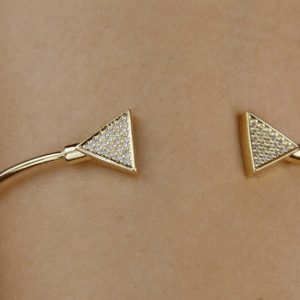 Bracelete triângulo cravejado