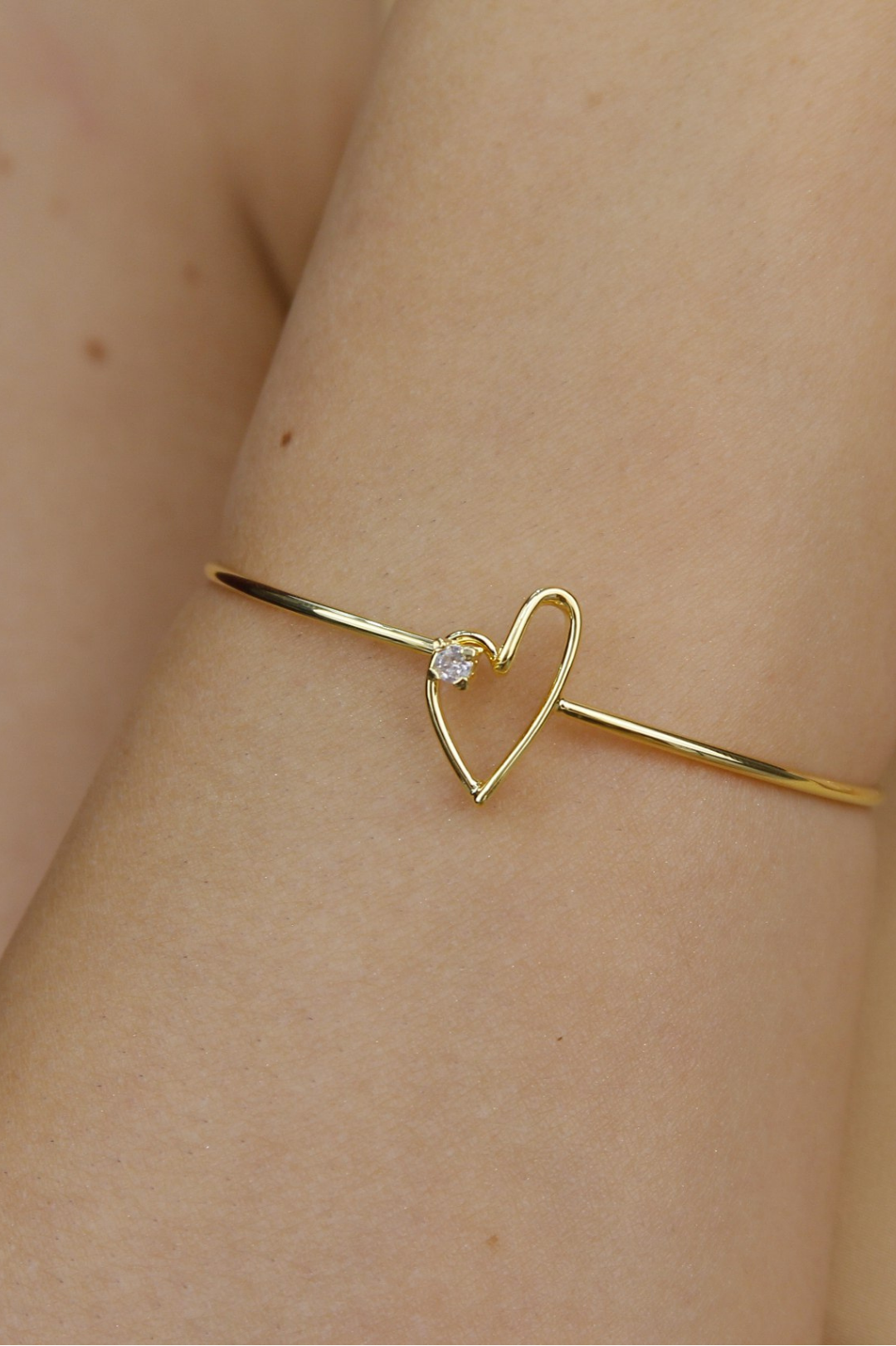 Bracelete coração com ponto de luz