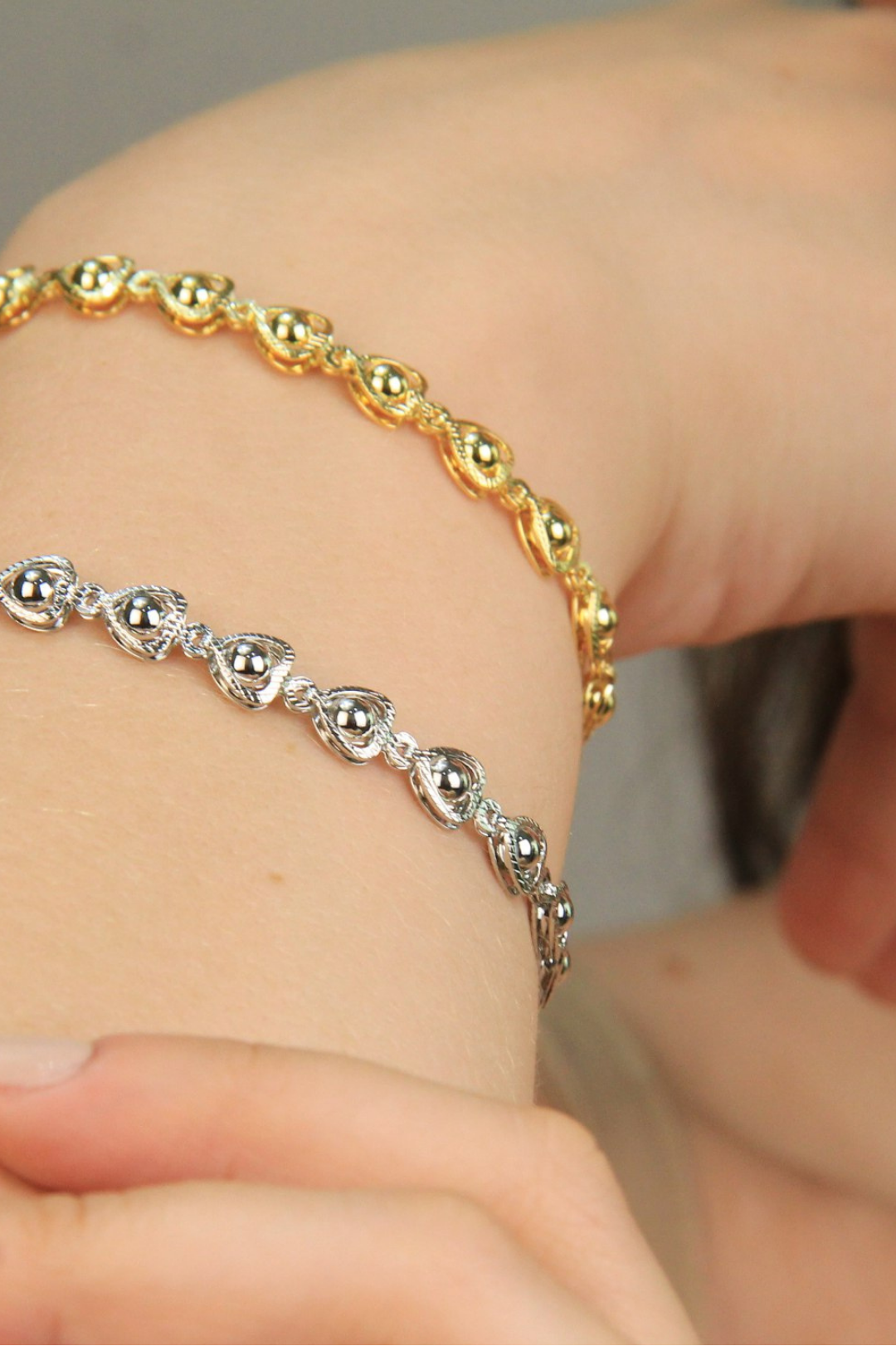 Pulseira corações trabalhados ouro